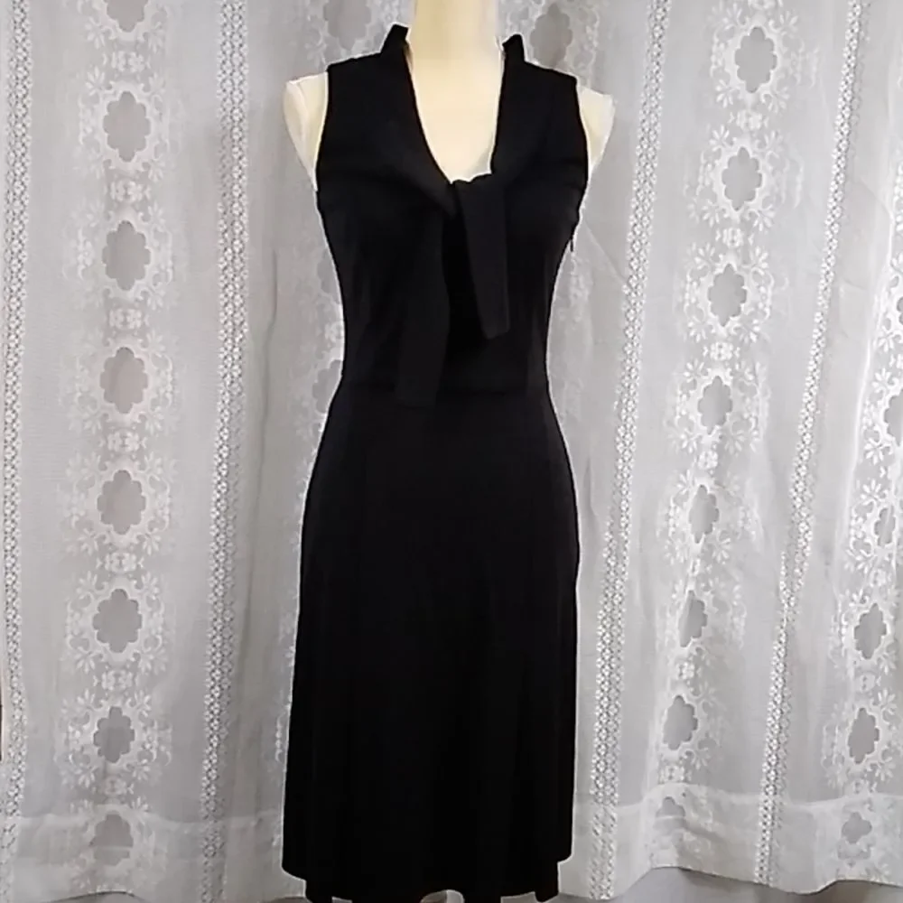 Moda International Women Dress Size 6 Color Black